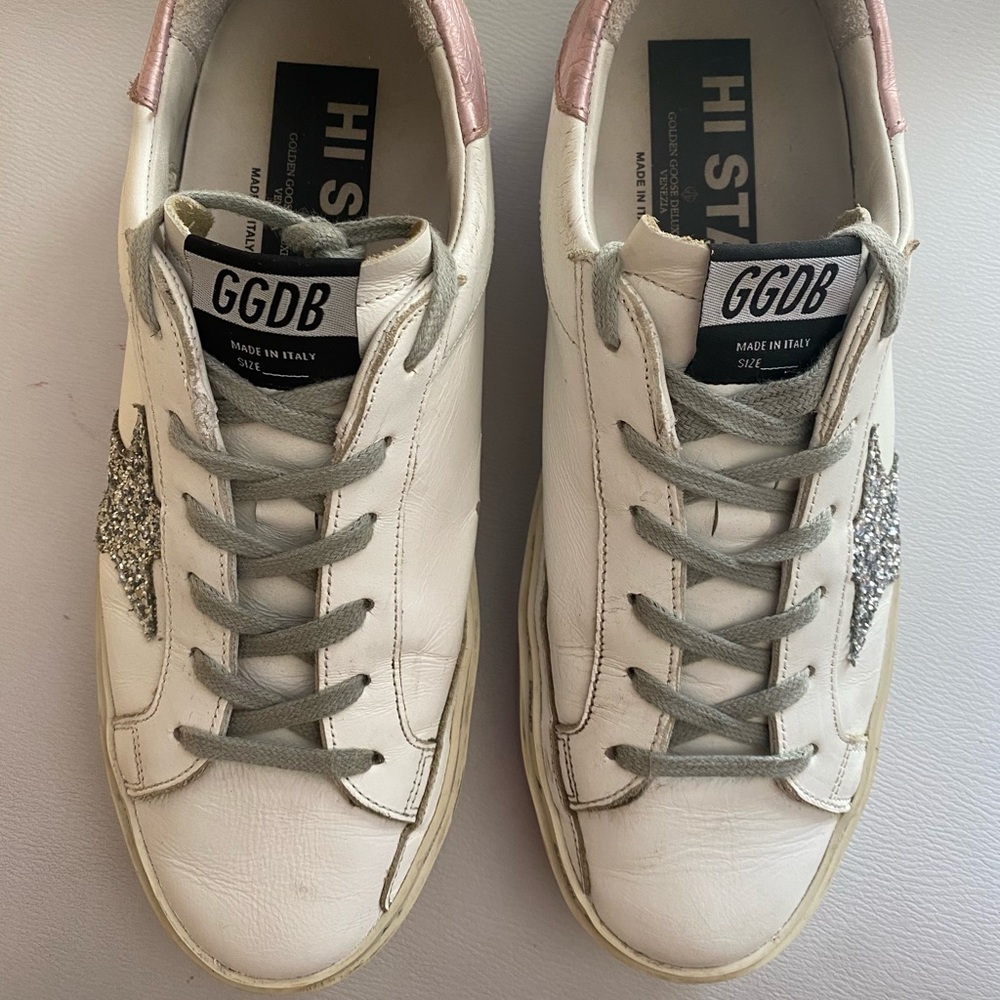 GOLDEN GOOSE SNEAKERS.